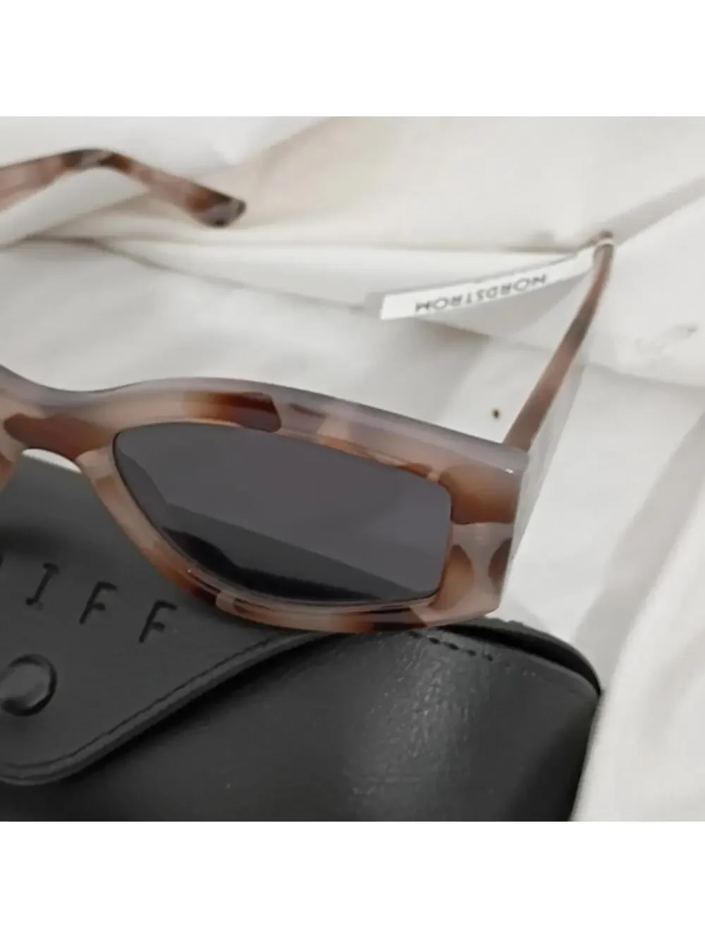 NWT Diff Kai Cream Tortoise Grey Sunglasses Case Included